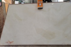 White Onyx Extra (approx 95x58) [Lot 1021]