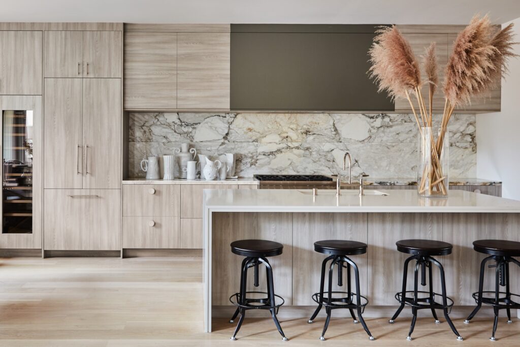 modern, earth-toned SF kitchen with Paonazzetto Marble on countertop and backsplash