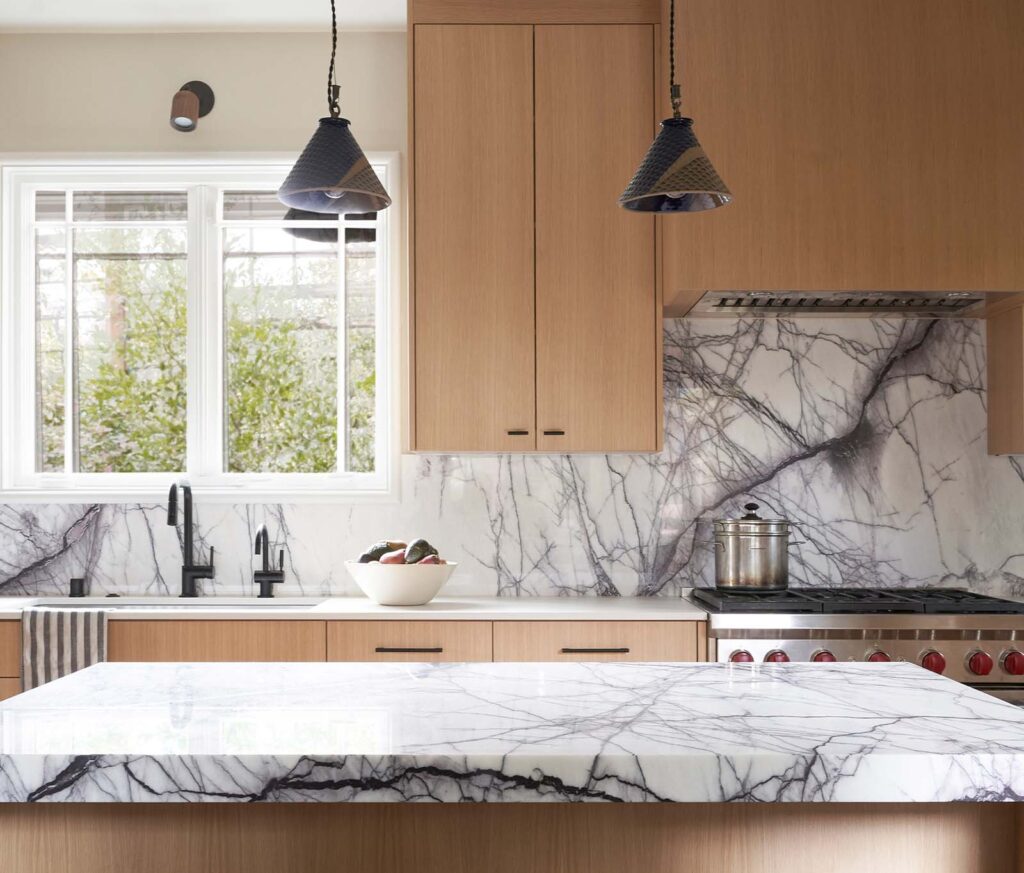 How to Paint Your Walls to Look like Marble for a Classic Touch